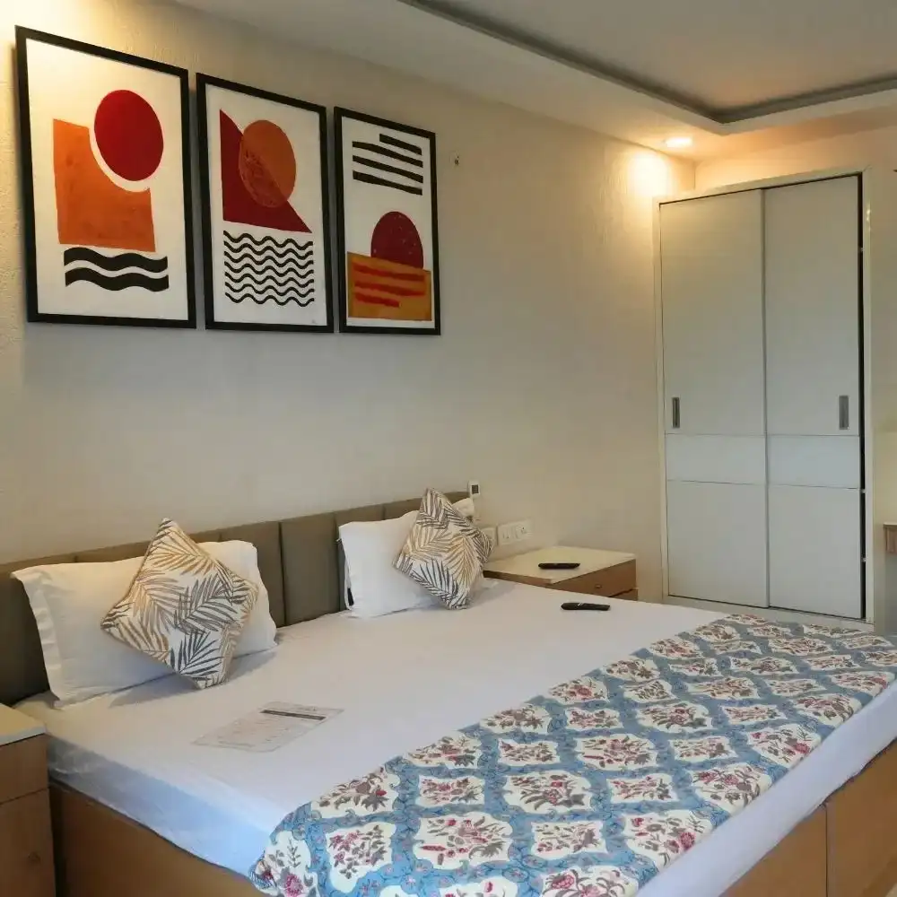 Aurum Floors Senior Living Bedroom