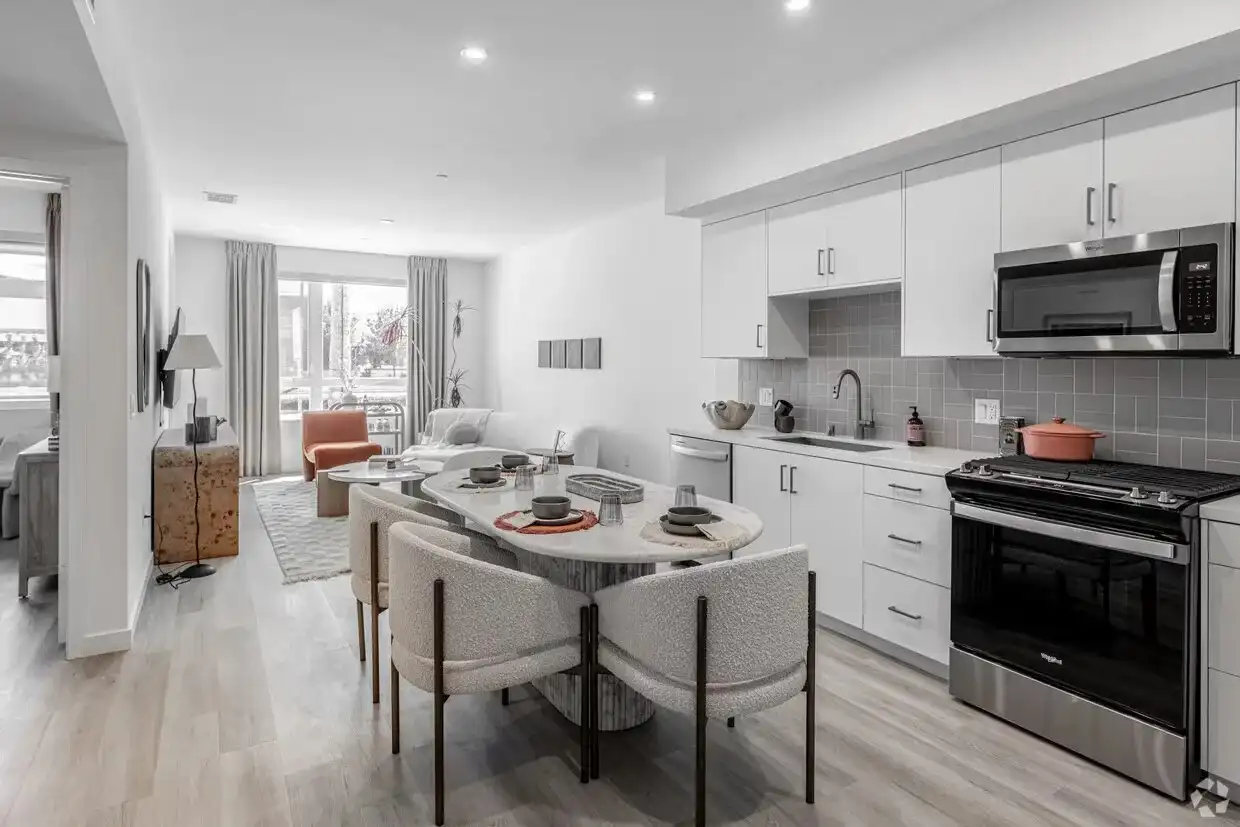 Aurum Floors Modern Dinning